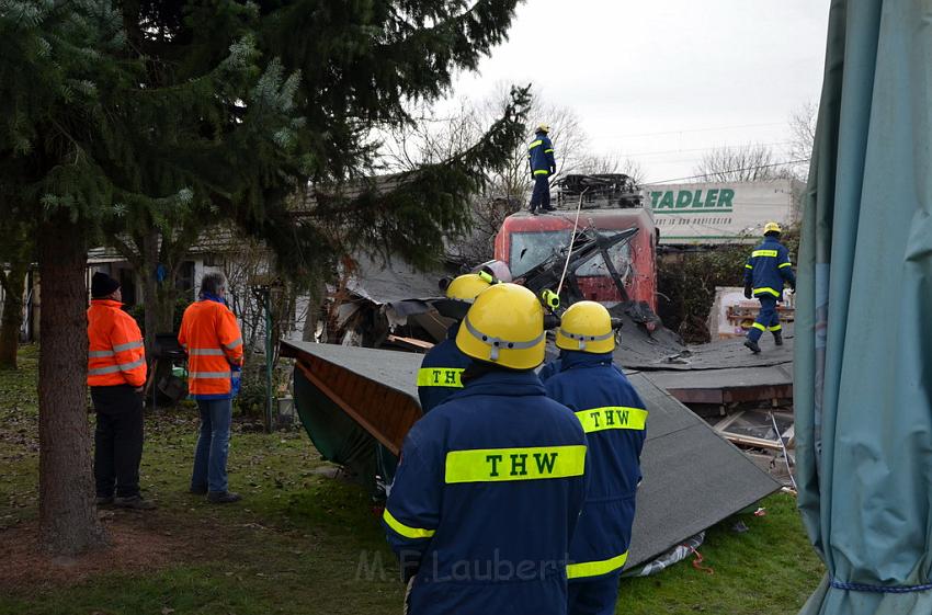 Schwerer VU Bus Zug Düsseldorf P144.JPG